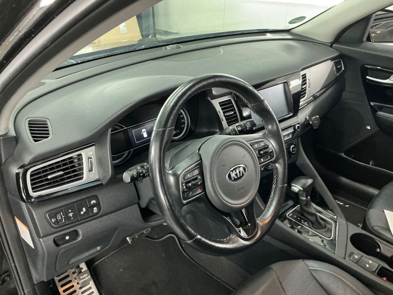 Kia Niro 1.6 Hybrid Spirit 2017 – снимка 28