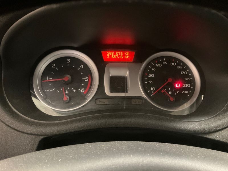 Renault Clio 1.5 dCi Dynamique 2008 – снимка 4