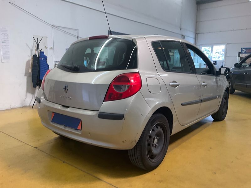 Renault Clio 1.5 dCi Dynamique 2008 – снимка 2