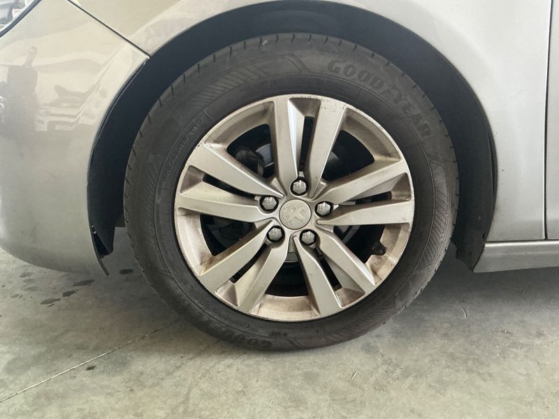 Peugeot 308 1.2 e-THP Active 2014 – снимка 3