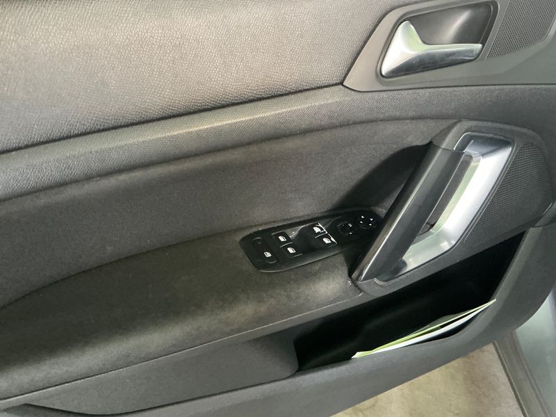Peugeot 308 1.2 e-THP Active 2014 – снимка 27