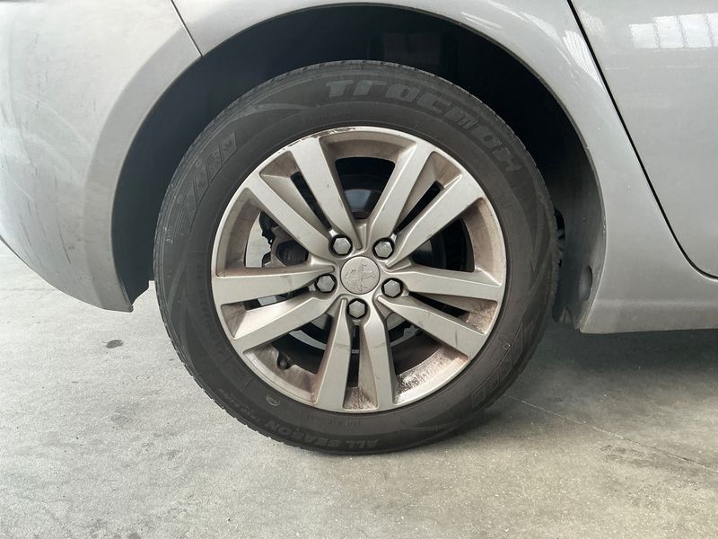 Peugeot 308 1.2 e-THP Active 2014 – снимка 9