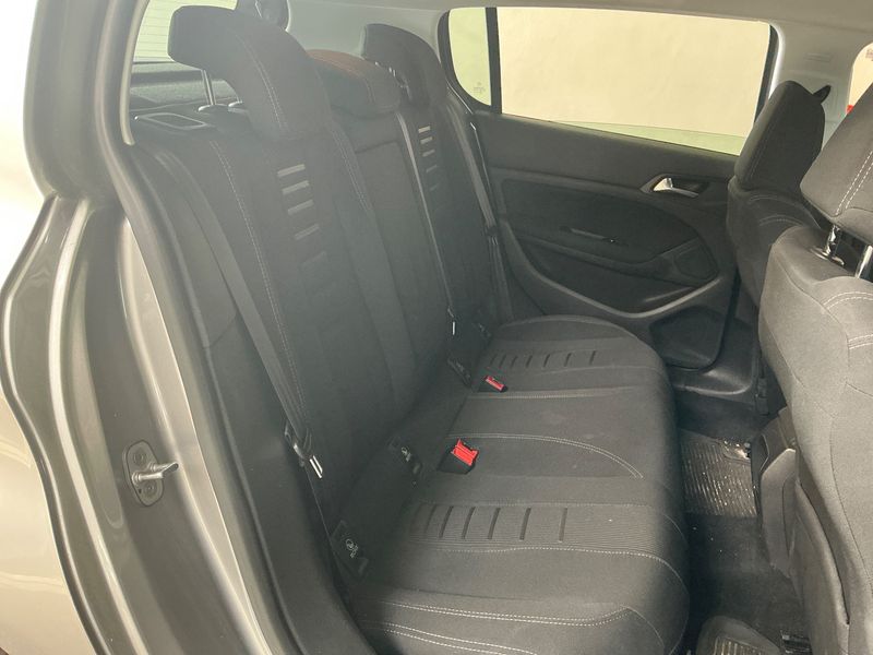 Peugeot 308 1.2 e-THP Active 2014 – снимка 19