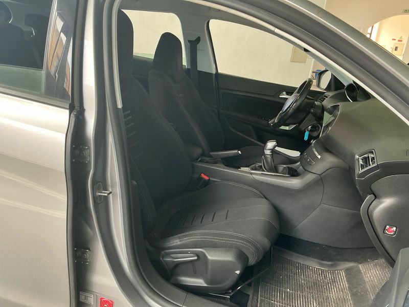Peugeot 308 1.2 e-THP Active 2014 – снимка 16
