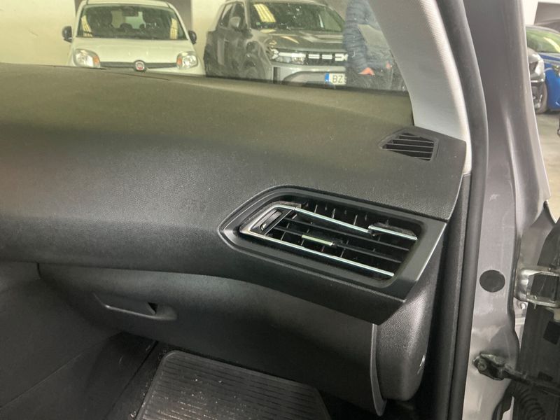 Peugeot 308 1.2 e-THP Active 2014 – снимка 25
