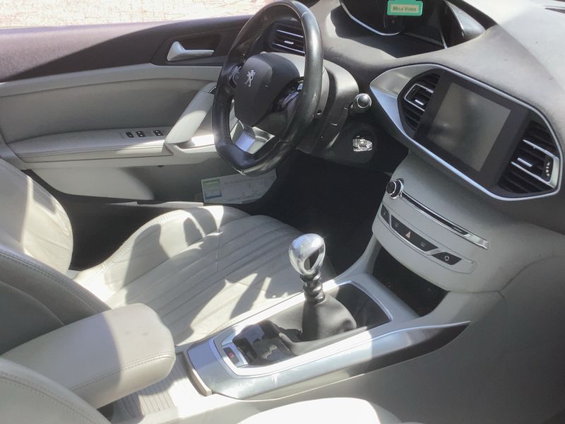 Peugeot 308 1.6 e-HDi Active 2014 – снимка 17