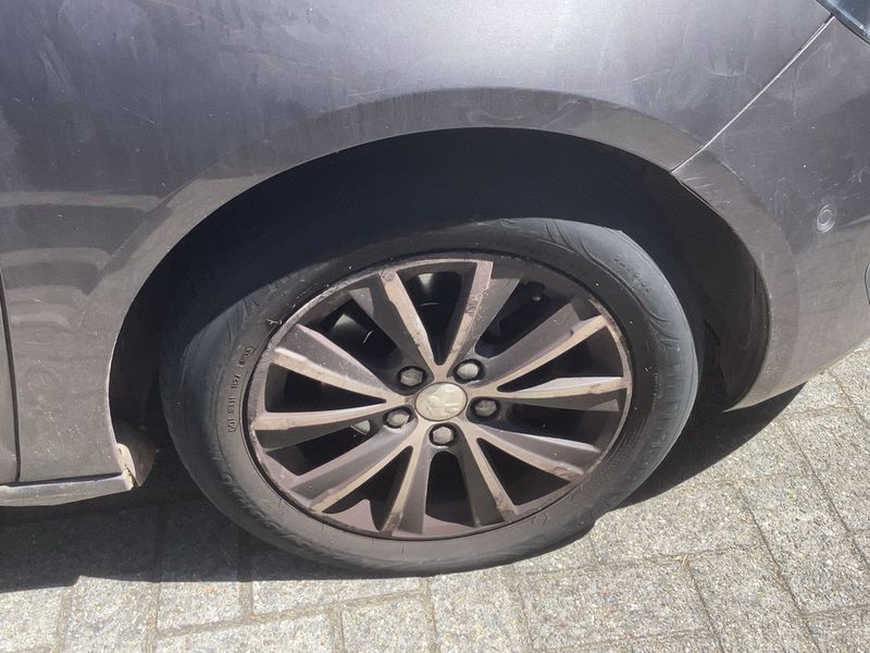 Peugeot 308 1.6 e-HDi Active 2014 – снимка 11