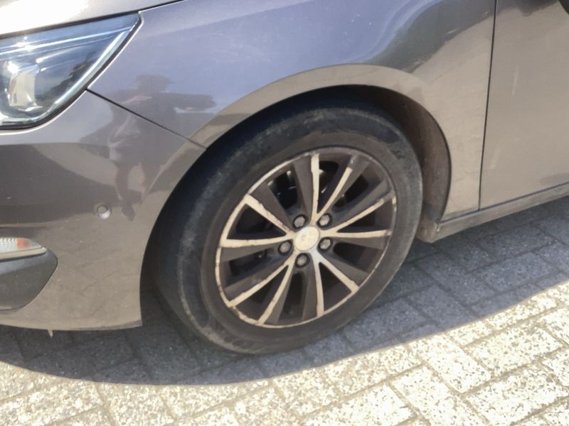 Peugeot 308 1.6 e-HDi Active 2014 – снимка 3