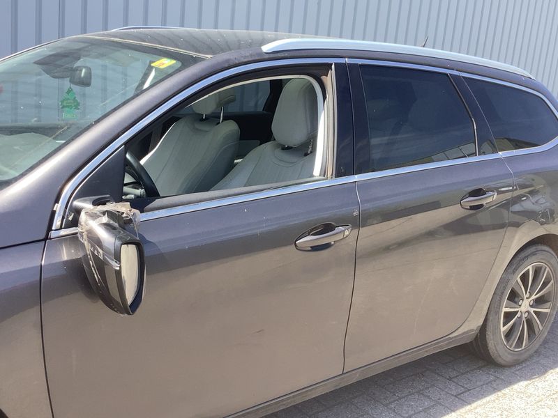 Peugeot 308 1.6 e-HDi Active 2014 – снимка 4