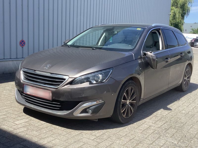 Peugeot 308 1.6 e-HDi Active 2014 – снимка 2