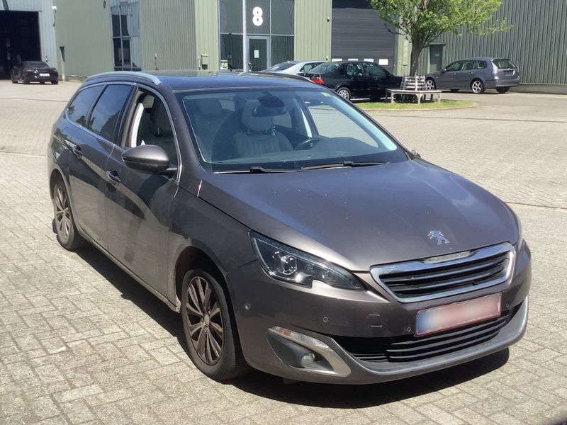 Peugeot 308 1.6 e-HDi Active 2014 – снимка 12