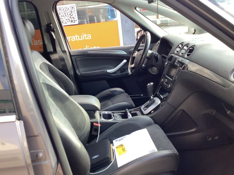 Ford S-Max 2.0 TDCi Titanium 2013 – снимка 16