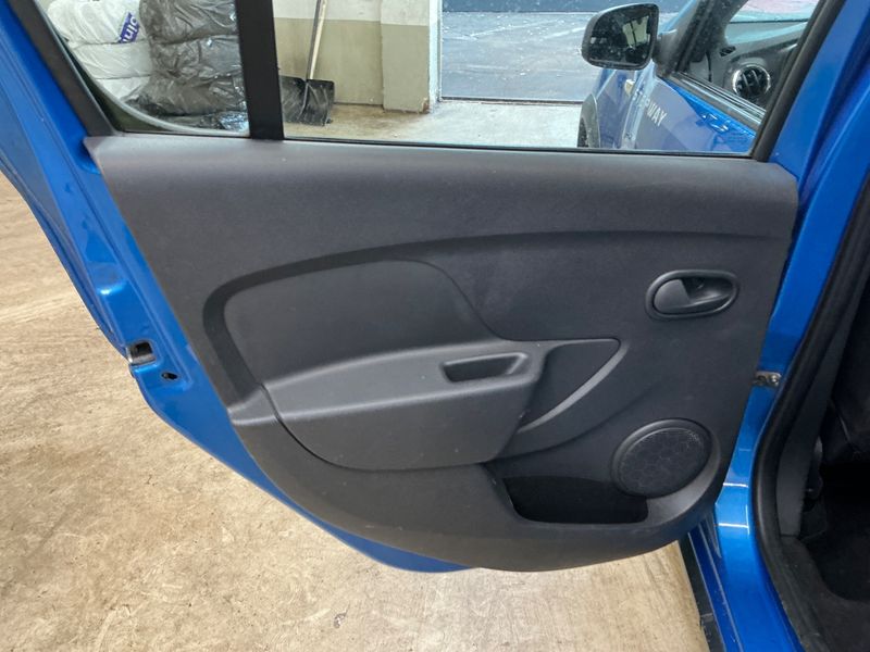Dacia Sandero 0.9 TCe Stepway Prestige 2014 – снимка 25