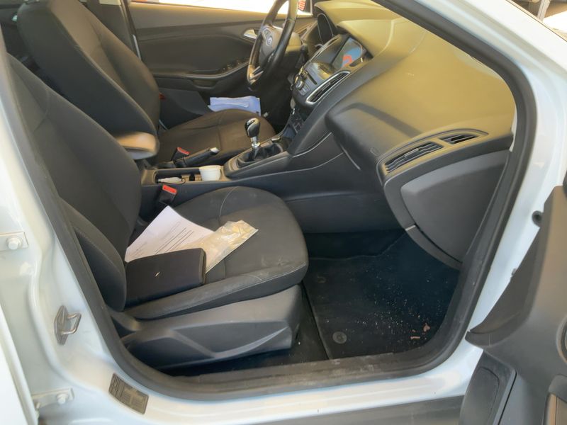 Ford Focus 1.5 TDCi Business 2017 – снимка 16