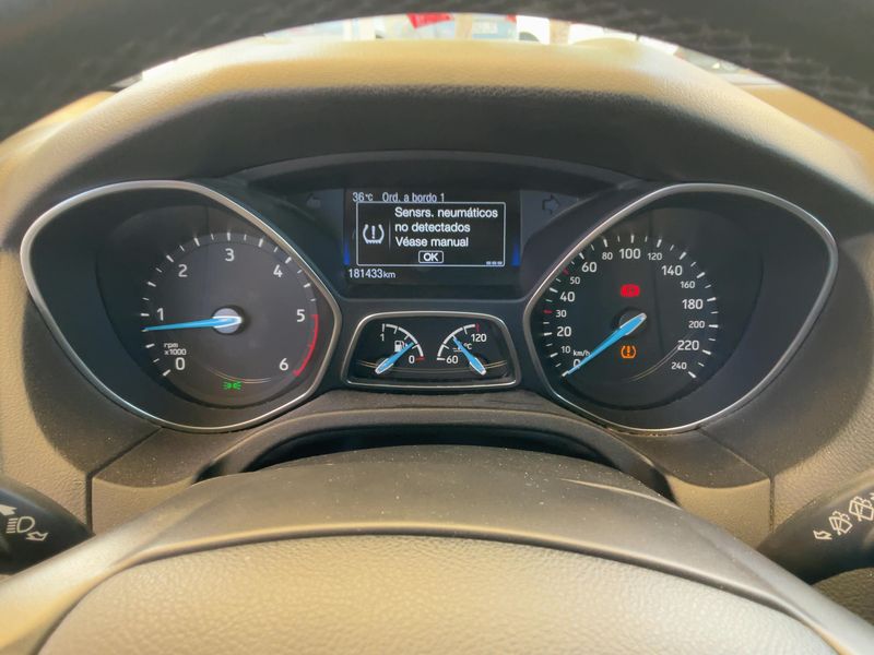 Ford Focus 1.5 TDCi Business 2017 – снимка 18