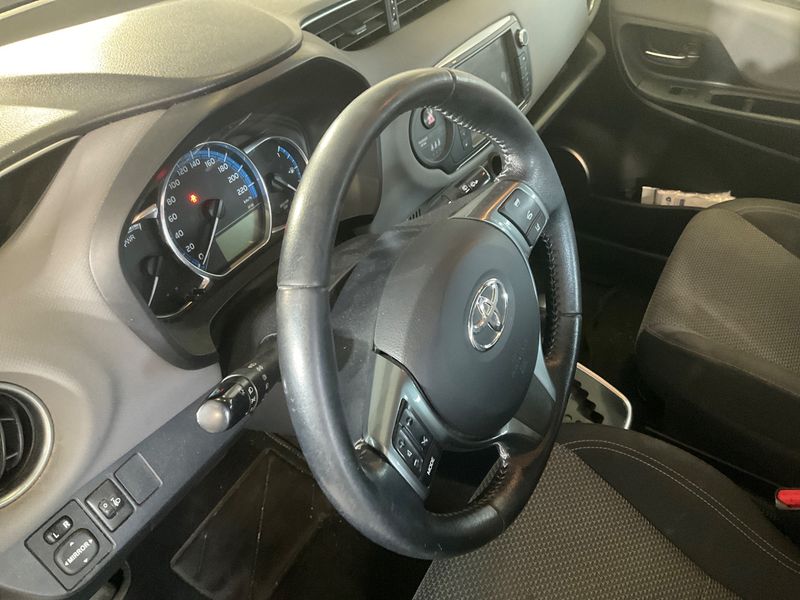 Toyota Yaris 1.5 Hybrid Active 2016 – снимка 21