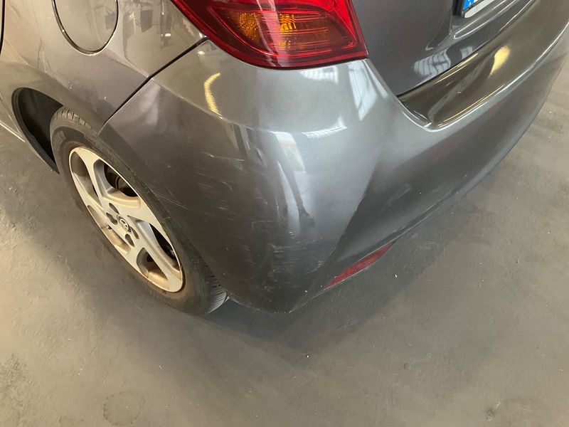 Toyota Yaris 1.5 Hybrid Active 2016 – снимка 23