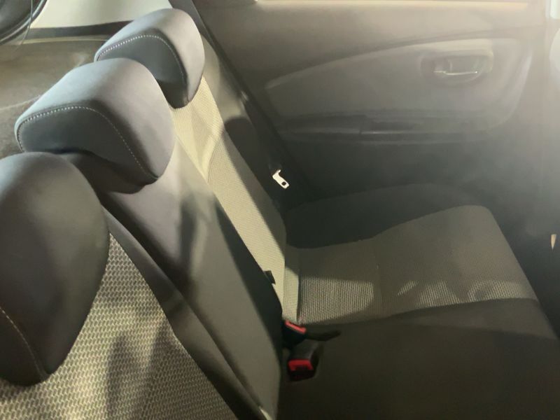 Toyota Yaris 1.5 Hybrid Active 2016 – снимка 19