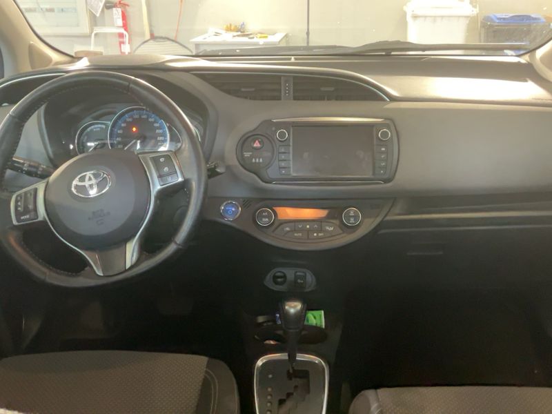Toyota Yaris 1.5 Hybrid Active 2016 – снимка 17