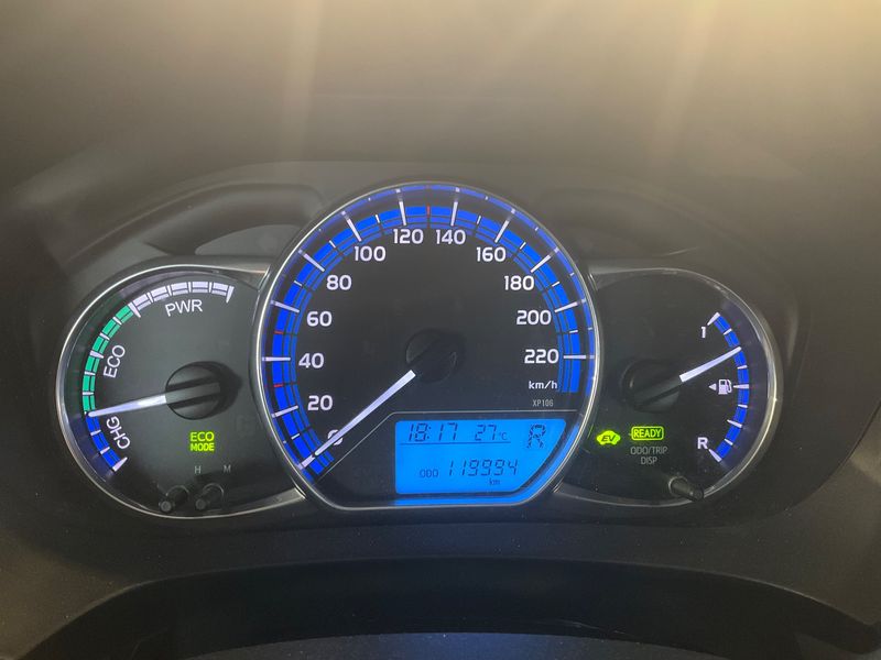 Toyota Yaris 1.5 Hybrid Active 2016 – снимка 18
