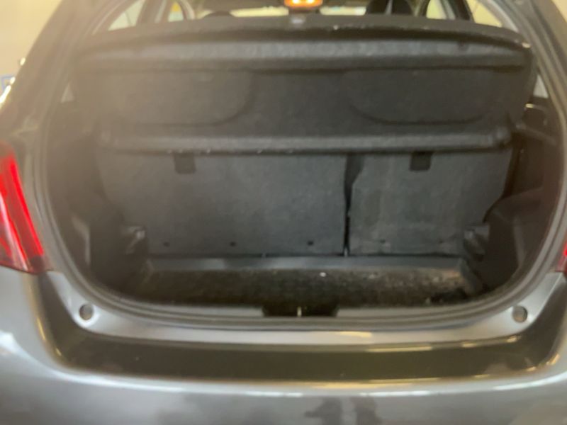 Toyota Yaris 1.5 Hybrid Active 2016 – снимка 15