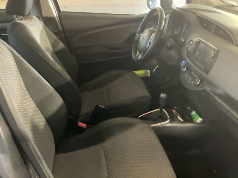 Toyota Yaris 1.5 Hybrid Active 2016 – снимка 16