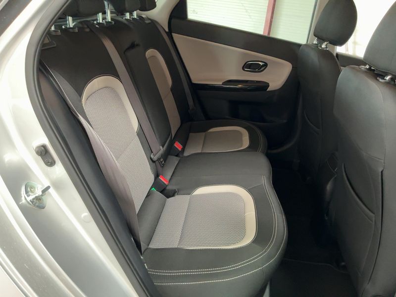 Kia cee'd 1.6 CRDi FIFA World Cup Edition 2014 – снимка 19
