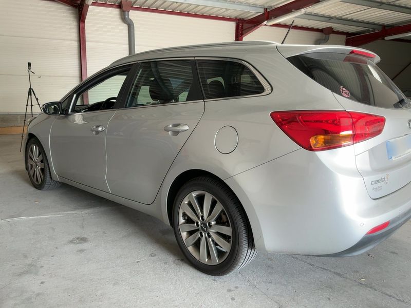 Kia cee'd 1.6 CRDi FIFA World Cup Edition 2014 – снимка 6