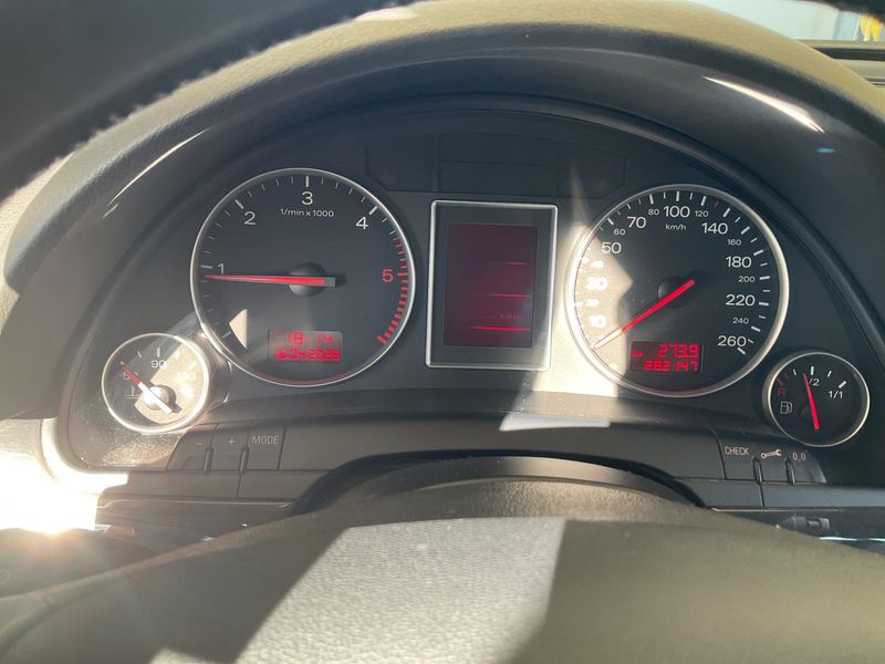 Audi A4 1.9 TDI 2004 – снимка 4