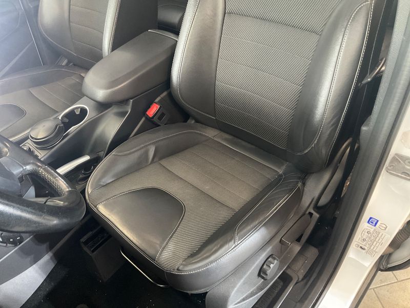 Ford Kuga 2.0 TDCi Titanium 2015 – снимка 27