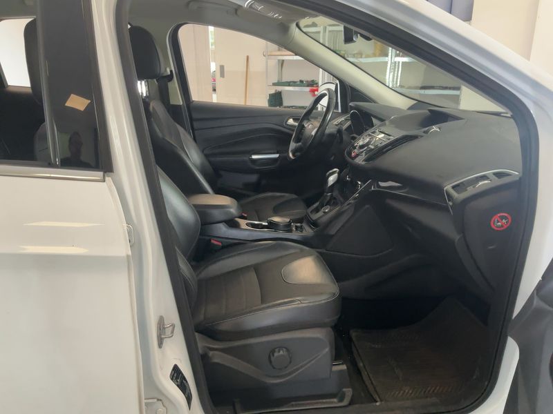 Ford Kuga 2.0 TDCi Titanium 2015 – снимка 16