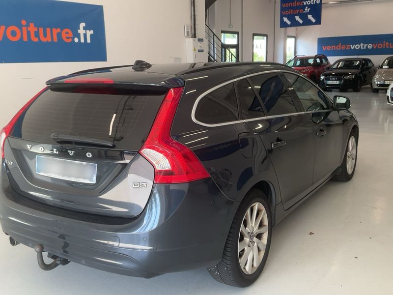 Volvo V60 2.0 D3 Momentum 2015 – снимка 8