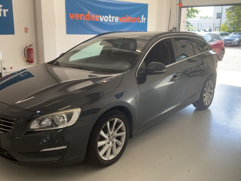 Volvo V60 2.0 D3 Momentum 2015 – снимка 2
