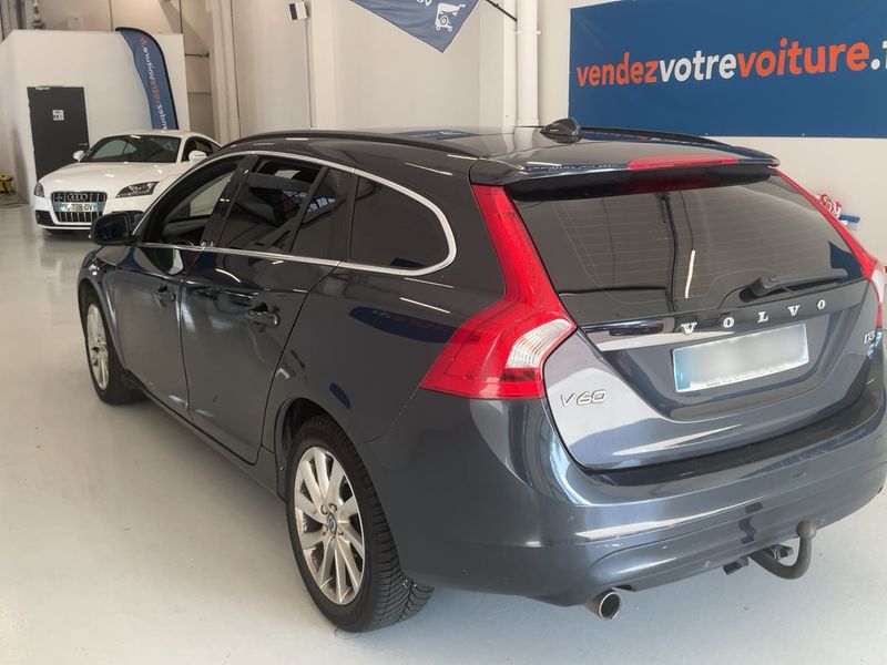 Volvo V60 2.0 D3 Momentum 2015 – снимка 6