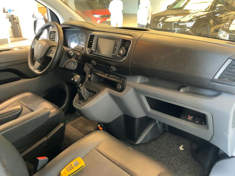 Peugeot Expert 2.0 Blue-HDi Premium L1 2018 – снимка 17