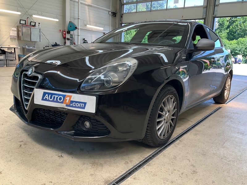 Alfa Romeo Giulietta 1.6 JTDM Veloce 2013 – снимка 1
