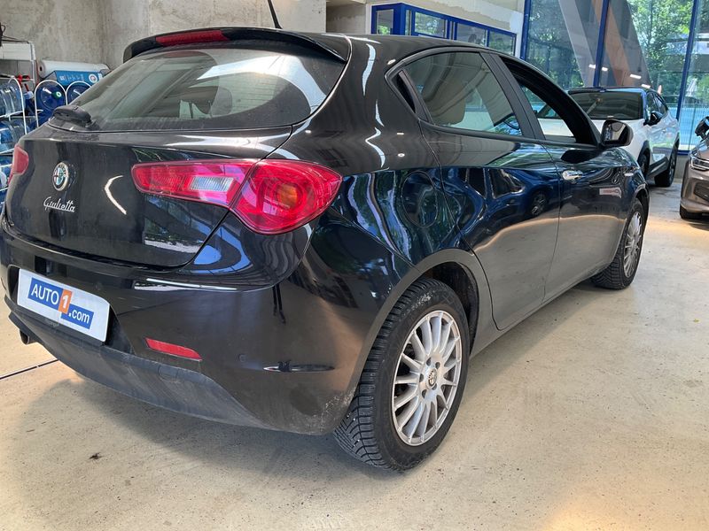 Alfa Romeo Giulietta 1.6 JTDM Veloce 2013 – снимка 2