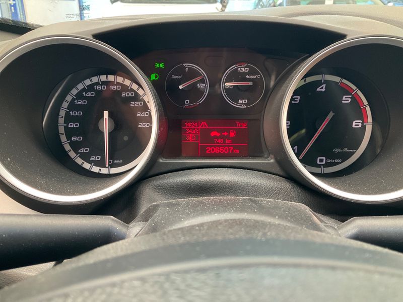Alfa Romeo Giulietta 1.6 JTDM Veloce 2013 – снимка 4
