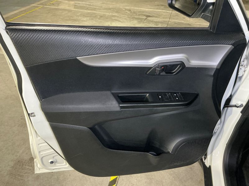 Mahindra KUV 100 1.2 K8 2021 – снимка 31