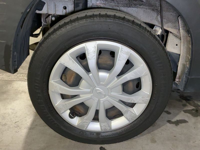 Mahindra KUV 100 1.2 K8 2021 – снимка 9