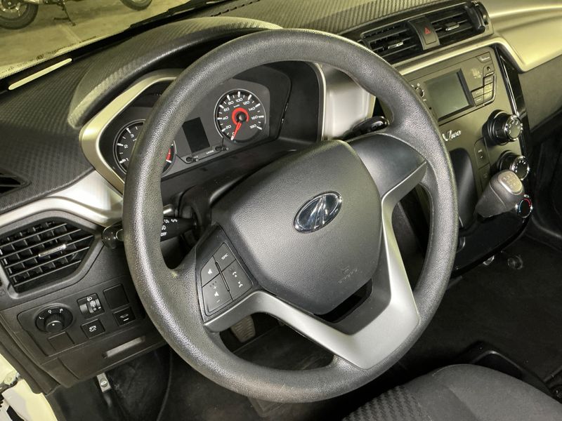 Mahindra KUV 100 1.2 K8 2021 – снимка 33