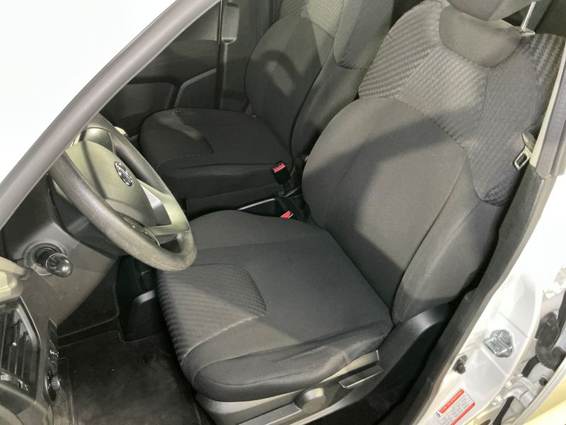 Mahindra KUV 100 1.2 K8 2021 – снимка 25