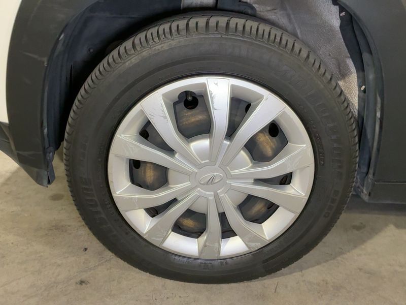 Mahindra KUV 100 1.2 K8 2021 – снимка 3