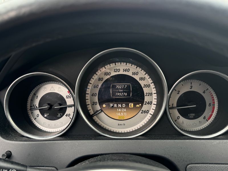 Mercedes-Benz C-Klasse C 220 CDI T BlueEfficiency Avantgarde 2011 – снимка 12