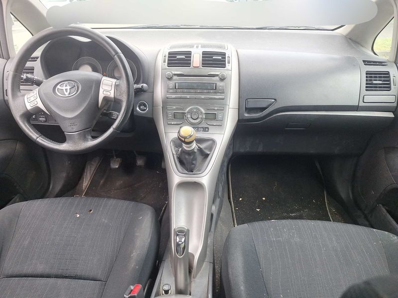 Toyota Auris 2.0 D-4D Sol 2008 – снимка 11