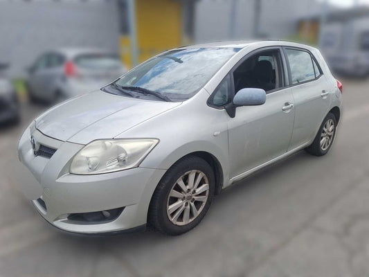 Toyota Auris 2.0 D-4D Sol 2008 – снимка 2
