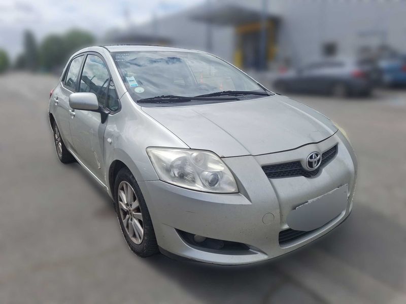 Toyota Auris 2.0 D-4D Sol 2008 – снимка 6