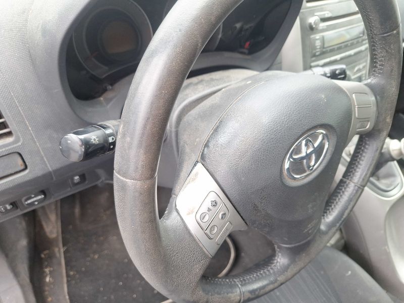 Toyota Auris 2.0 D-4D Sol 2008 – снимка 41