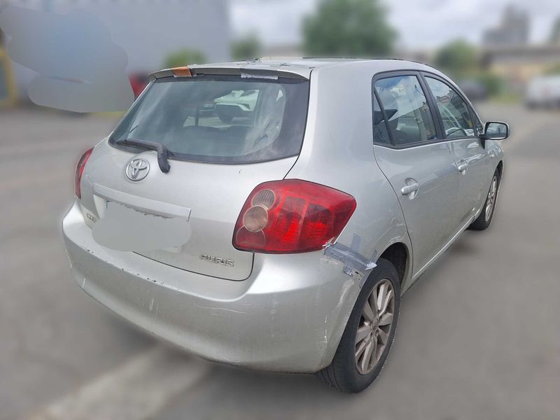 Toyota Auris 2.0 D-4D Sol 2008 – снимка 5