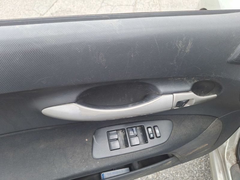 Toyota Auris 2.0 D-4D Sol 2008 – снимка 40